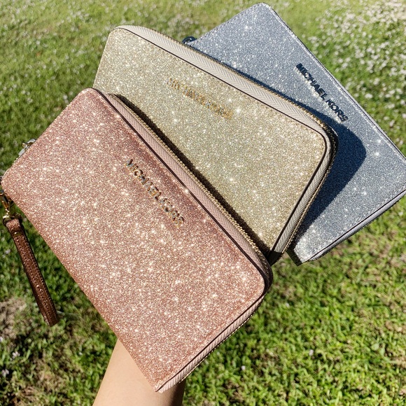 Gaby’sBags- Michael Kors rose gold wallet - Picture 6 of 8